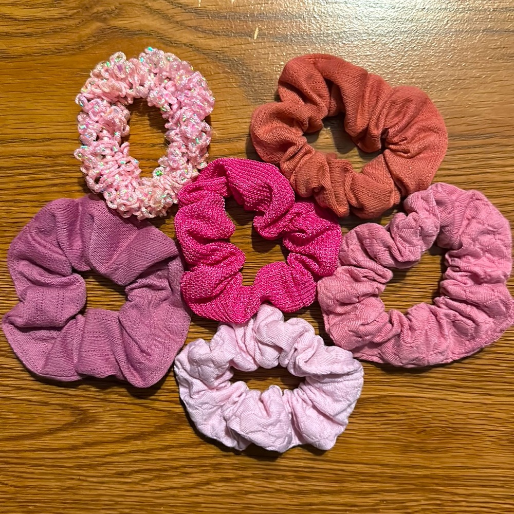 6 pc scrunchies. Pink and purple.